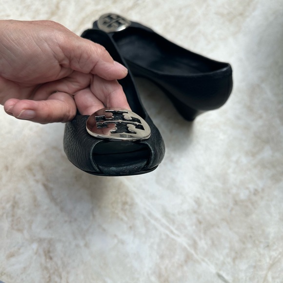 TORY BURCH Sally Wedge Black/silver logo Size 8 - Picture 10 of 11